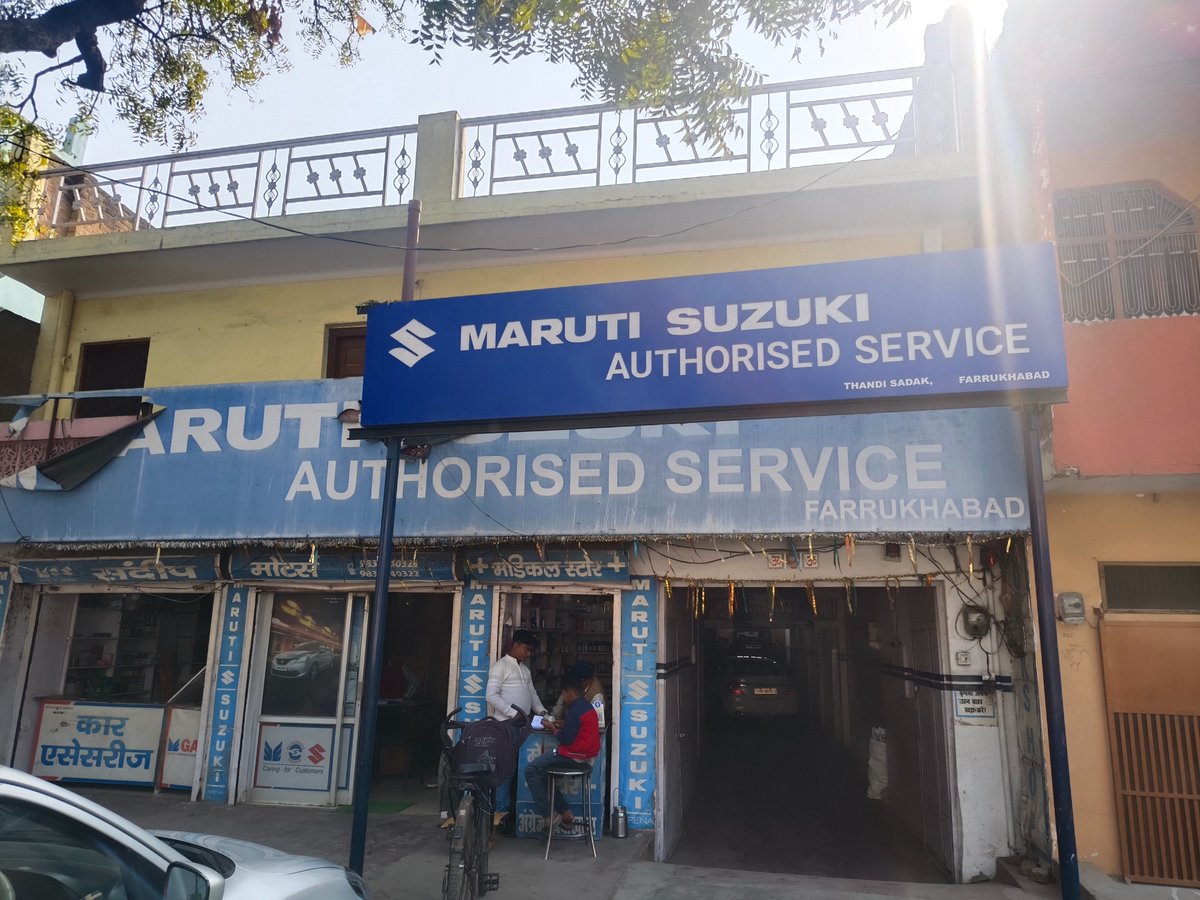 Kumar05Aditya's tweet photo. @MSArenaOfficial @Maruti_Corp what the hell service provide by suzuki yesterday visited for car bodyship regarding in sandeep motors of suzuki authorised centre behaviour so bad and try to more time convince but they are not registered my file for claim so very bad experience https://t.co/P2sDXam59h