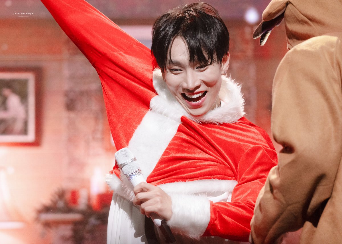 251220 My page

🎅❣️

#비투비 #BTOB #서은광
<a href="/BTOB_SEKwang/">서은광</a>