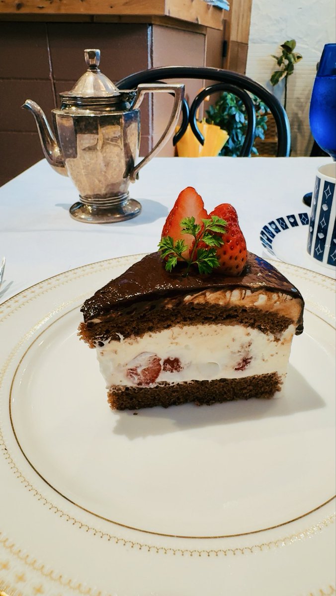 composer_usako's tweet photo. 九品仏にあるCafe ennさんの
イチゴとチョコのショートケーキ🍓🍰🍫めちゃくちゃ美味しかったです😋♥️✨

#バレンタイン
 #自由が丘 #九品仏 https://t.co/eoVyHP3FpW