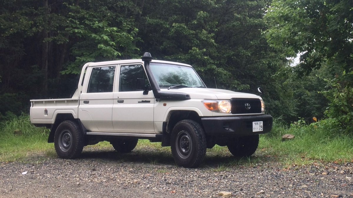 GRJ79K's tweet photo. 😁👍

Reference)
V6 ↗️
V8 ↘️

#Toyota #LandCruiser79 
#V6 #GRJ79K 
#V8 #VDJ79R https://t.co/ZT2jlO1HzY