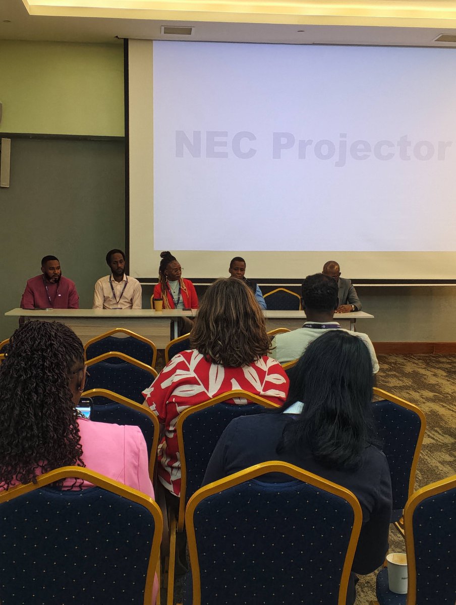 AfricaTechSMT's tweet image. "The Capital Blueprint" masterclass is a deep dive into funding Africa’s E-mobility shift! Takeaway: We need a mix of blended finance &amp;amp; local equity to scale. Thanks to Siemens Stiftung &amp;amp; our expert panel for the roadmap! #ClimateTech #EMobility #AfricaTechSummit