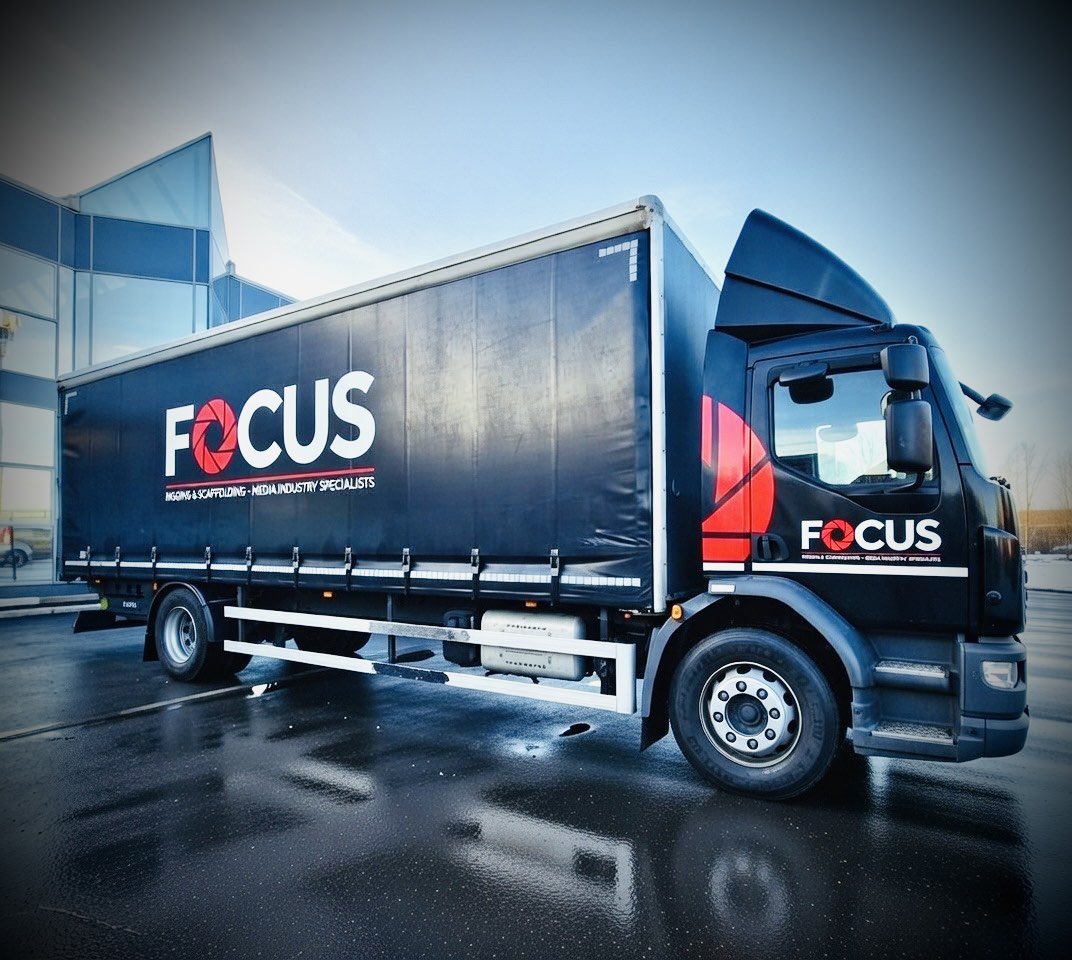 FocusRigging's tweet image. Our curtain-side lorry now looks brand new outside HQ with its updated logo and livery 🖤❤️🤍

A big thank you to @liquidesigns_uk for delivering another outstanding job 🙌

31 vehicles now completed, with only 3 remaining 🤝

#vehicles #fleet #livery #logo #teamfocus