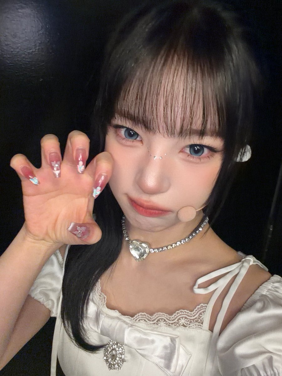 UNIS_offcl's tweet photo. Thank you Chicago🥹🩷

#UNIS #유니스 
#YUNHA #방윤하 https://t.co/ry8AhgxX0E