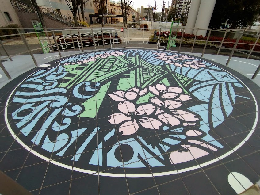 takao_obc's tweet image. 大阪市下水道化学館の「マンホールふたスタンプラリー」が面白い。型押し式のスタンプで、銀箔の台紙に押せば、凹凸のある本物のマンホールの蓋のような仕上がりになります。なんと入館料無料！
マンホール好きにはたまらない施設です。
#大阪市下水道科学館 #マンホール #スタンプラリー