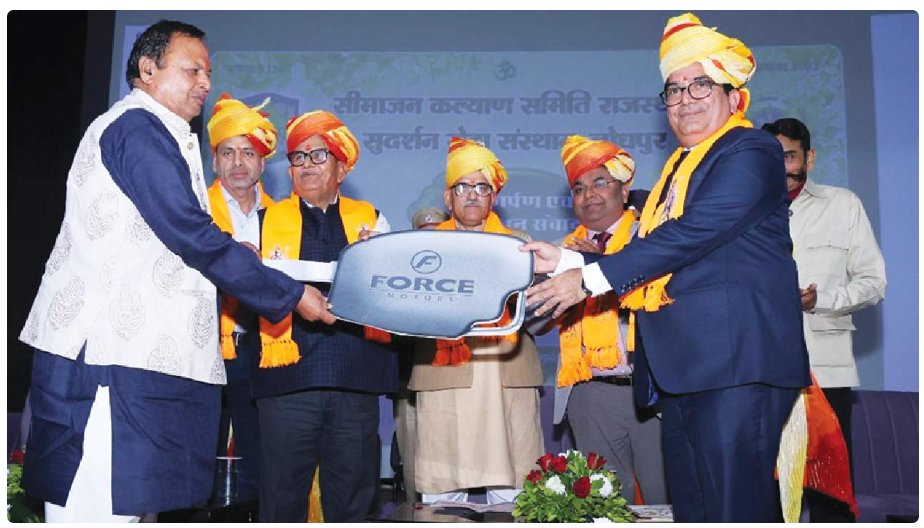 Punjab Governor dedicates ICU ambulances provided by NHPC

soundnlight.in/punjab-governo…

#SLSV #SLSVIndia #Punjab #PunjabGovernor #NHPC #HealthcareInfrastructure #ICUAmbulance #EmergencyMedicalServices #HealthcareForAll #CSRInitiative #CorporateSocialResponsibility <a href="/nhpcltd/">NHPC Limited</a>