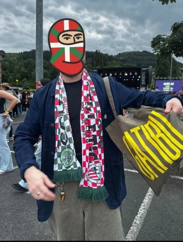 Update, lagunak:

Restock of the off-white &amp; forest green tees going live soon ⌚️

We are also going to do a small batch of a black version tee 🖤

Limited batches as always: we will update socials shortly 🧐

Scarves available online+in person 🍷

Link: bilbaobhoys.bigcartel.com