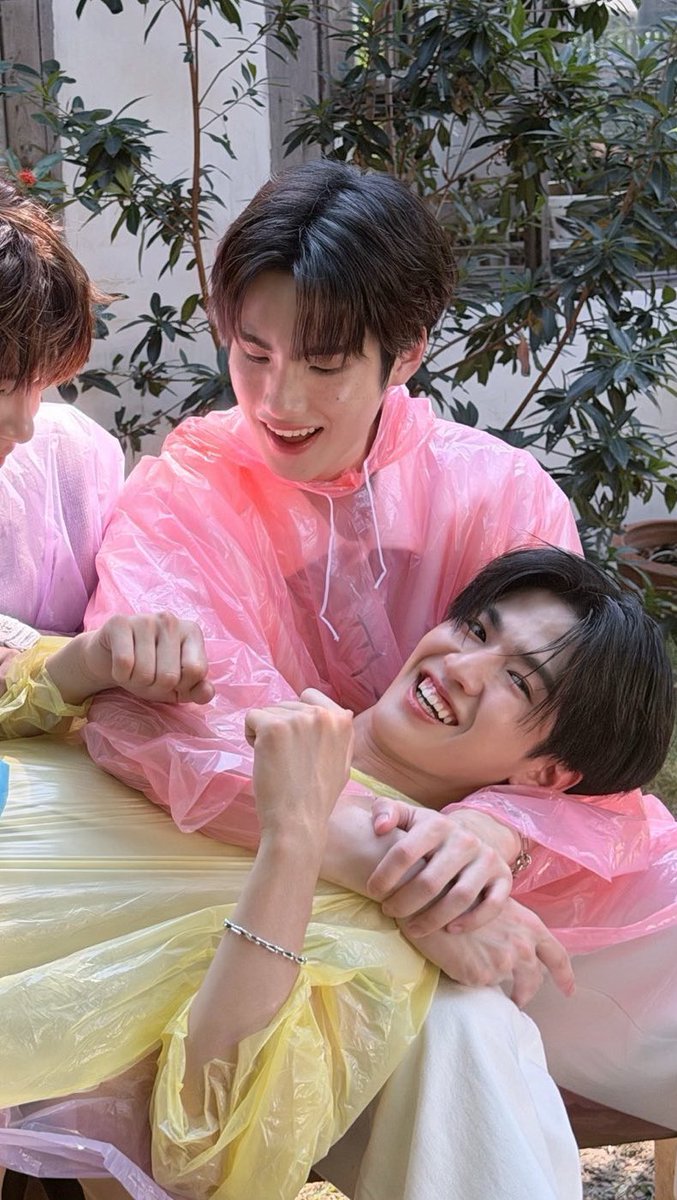 ArmTaen9's tweet image. 5555555555