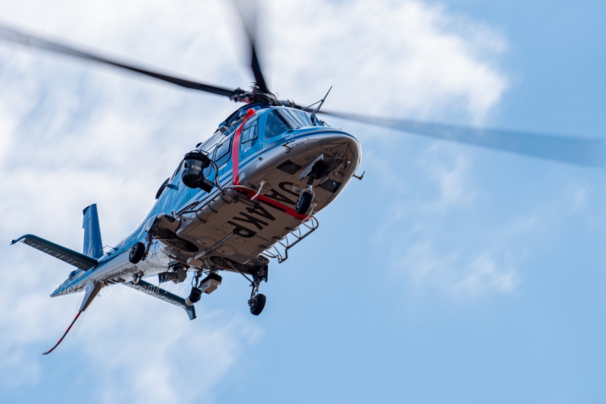 神奈川県警 JA14KP「はまかぜ」 おおとり撮っててなんかもう1機ヘリの