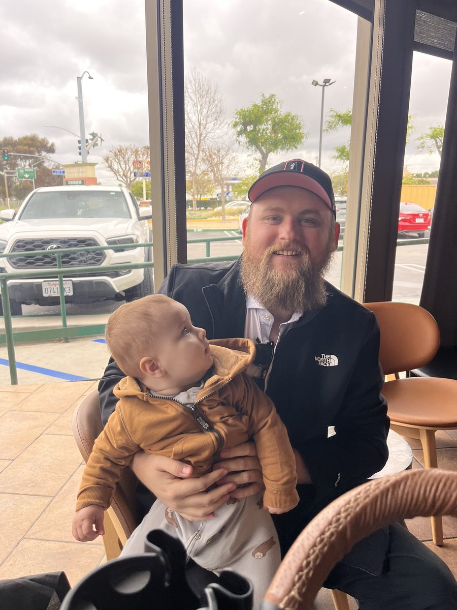 Broker Brett tweet media