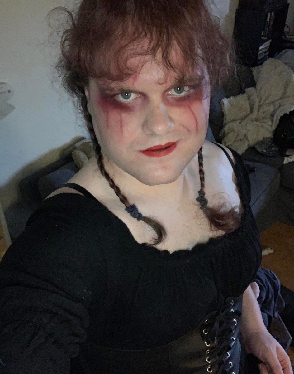 18歳女じゃなくて18歳男（トランス女）じゃん。

こんなん女の凶悪犯罪としてカウントされたらたまったもんじゃない。