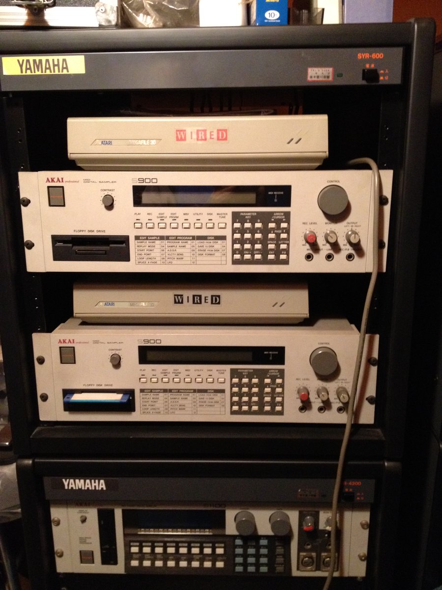「浅倉電子楽器博物館」作ってくれたら寄贈したいうちの #AKAI S シリーズ