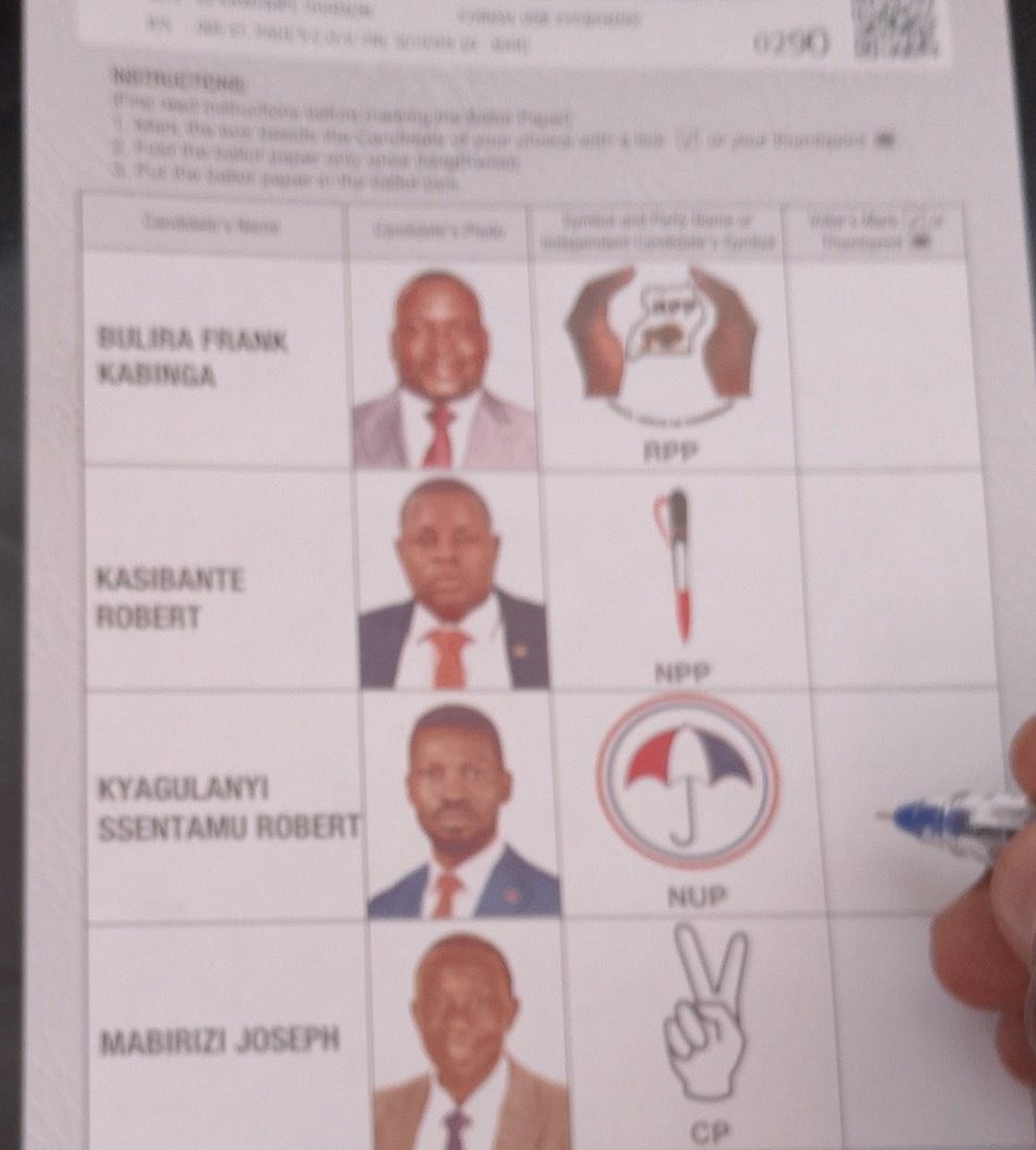 RealEpitomeUg's tweet image. Retweet if you voted Kyagulanyi. Let’s the 24.72% of us shine 

#BobiWineAt44