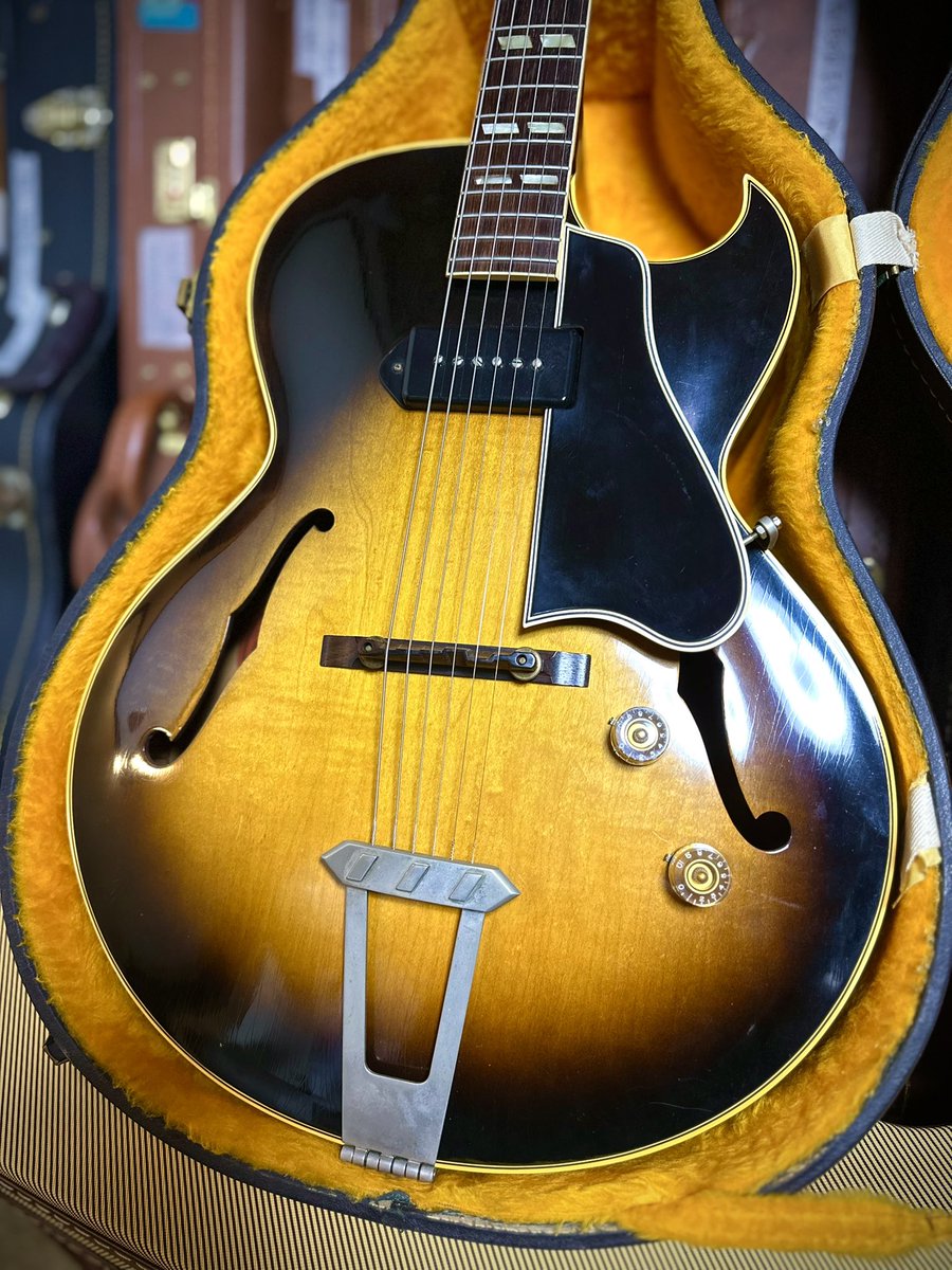 家宝にできるミントコンディションギター。 年に2本、ギターを手放す