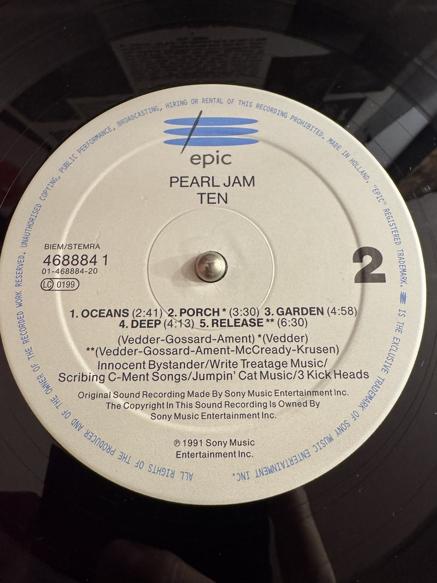 On this day in 1993 No 59 UK Album Chart Pearl Jam with their first album “Ten” IMHO in my top 10 all time albums and a very difficult choice. After much thought I’ll choose “Black” how about you? #1990s #PearlJam <a href="/jillwebb2005/">Jill Webb Kindred Spirit Fanzine</a> <a href="/nikidoog/">Nik D</a> <a href="/Carolyn_on_x/">Carolyn</a>  <a href="/FatOldAnarchist/">Fat Old Anarchist</a> <a href="/brunstead/">Brunstead</a>