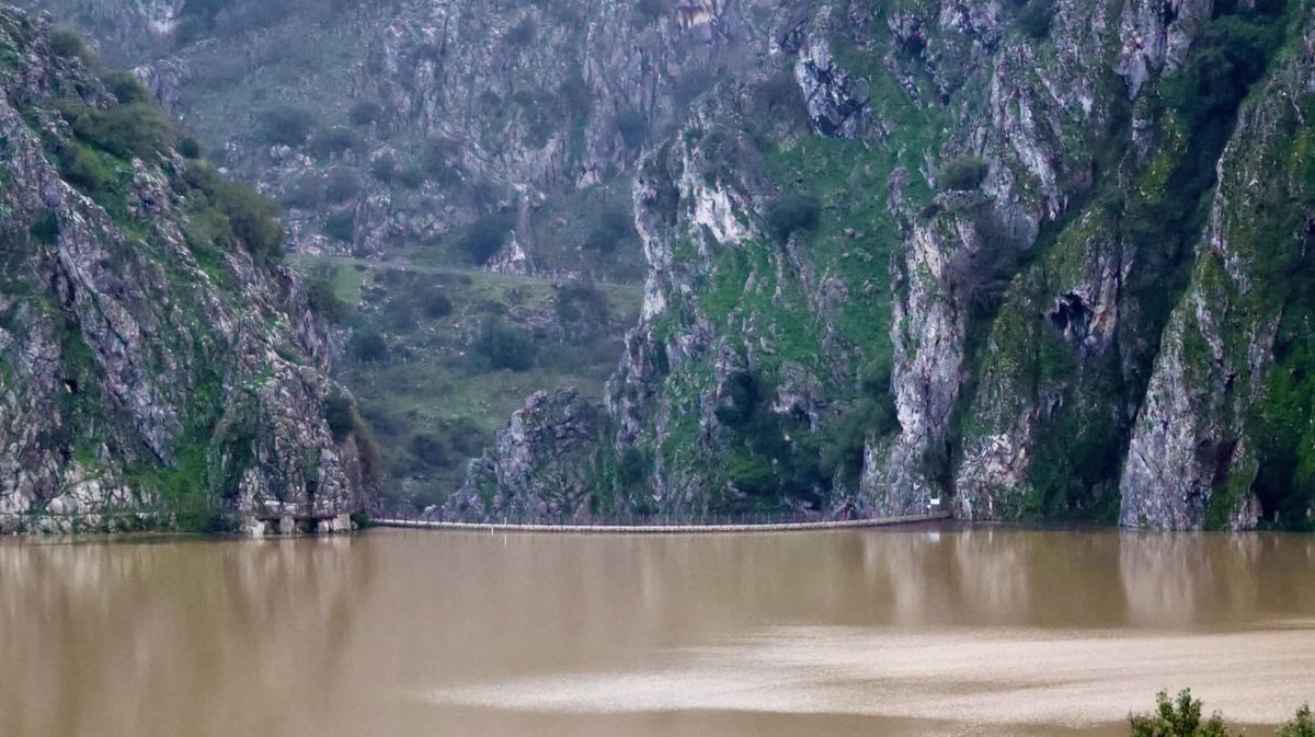 ‼️Histórico‼️

La presa de los caballeros se encuentra al borde del rebose, algo inédito hasta ahora. 

📸 Vía WhatsApp 

#PresadelosCaballeros #TiempoEnRonda