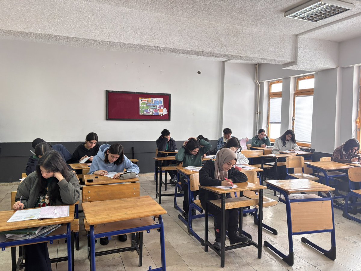 ttsosyalblmler's tweet photo. Bugün deneme günü ✍🏻

Akademik gelişimi yakından takip etmek amacıyla okulumuzda tüm kademelerde deneme sınavı uygulanmaktadır.
Öğrencilerimize başarılar dileriz✨
@agrimem 
@agri_mem_arge 
@hasan_kokrek 
@ErcanBulan04 https://t.co/gmAzdjcjkt
