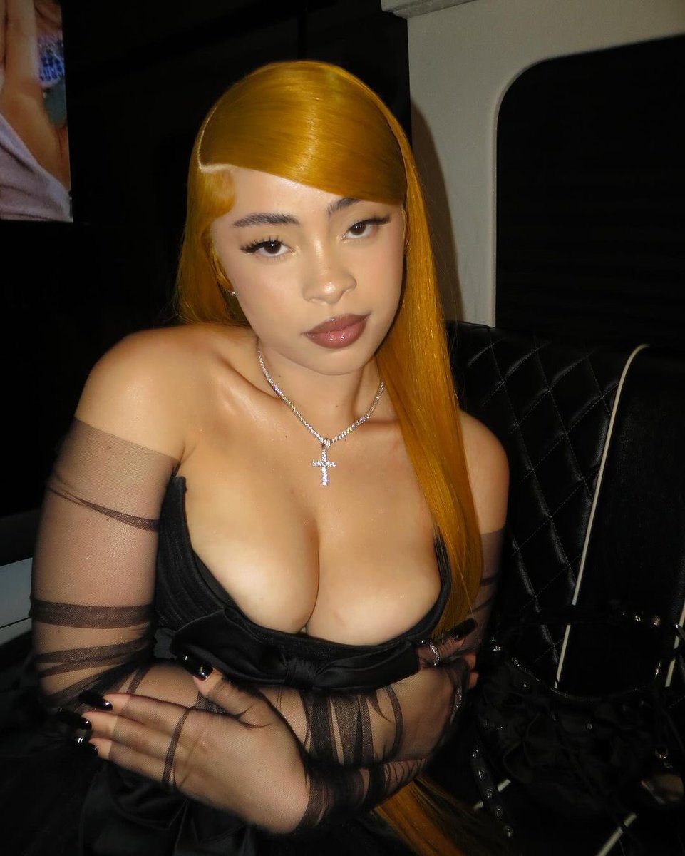addictionisis's tweet photo. ice spice... i wasn't familiar https://t.co/FsJ8EeGZMQ