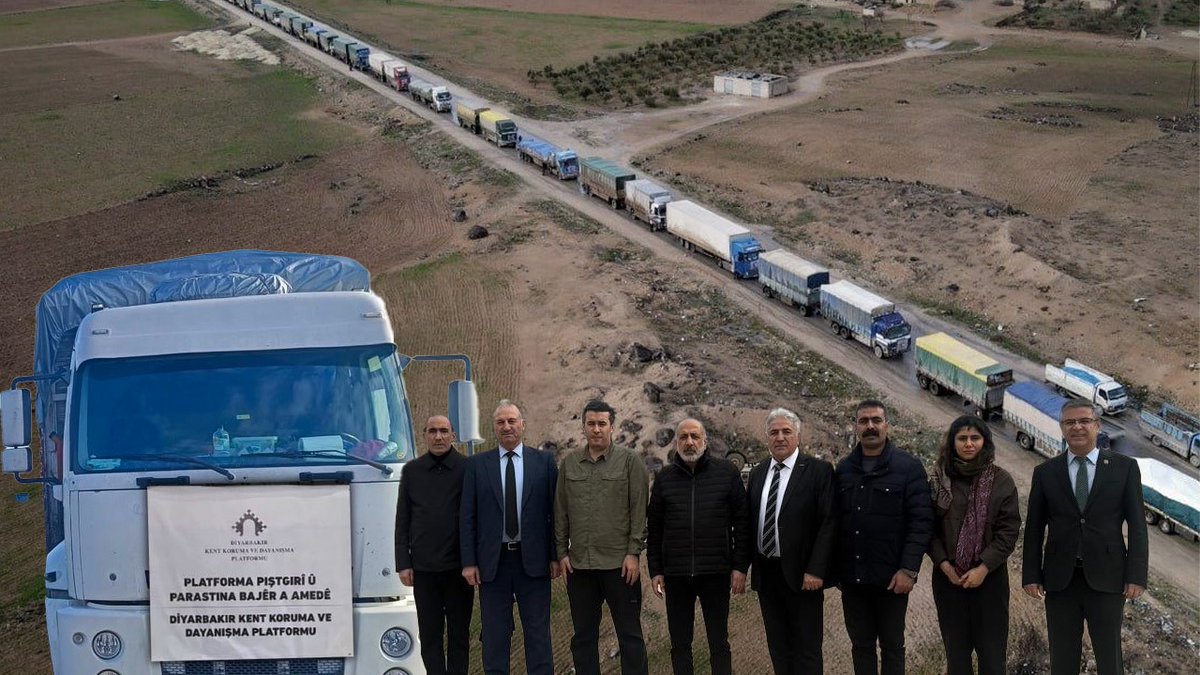 abori_dergisi's tweet photo. Diyarbakır’daki insani yardım tırları Kobanê’ye ulaştı
https://t.co/Vo2bMdrVH3
#KobaneUnderAttack #diyarbakır
@doganhatundbb @akadirgulec @kayadb @erdalavsar_ https://t.co/CffH9gJzAW