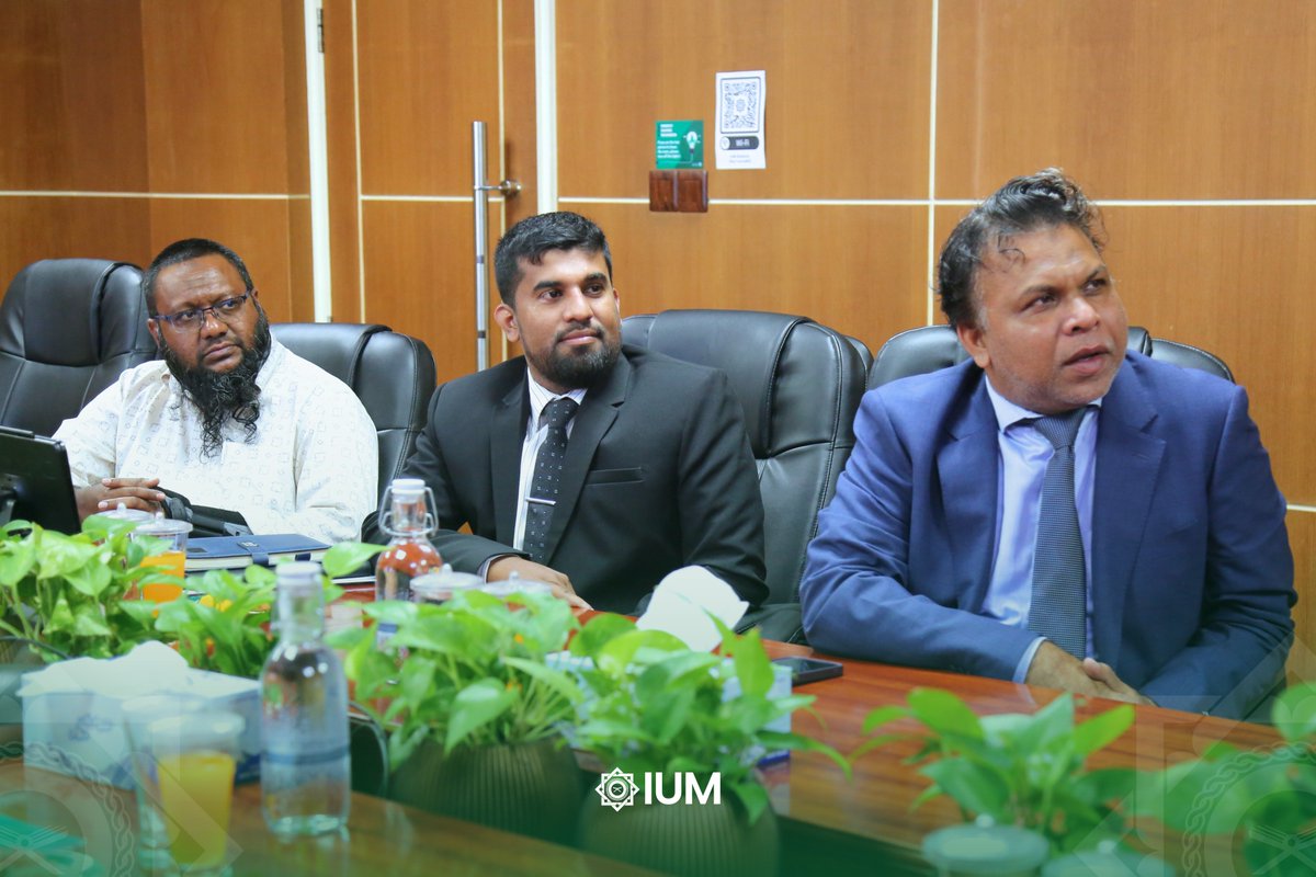 official_ium's tweet photo. Dr. Ali Zahir, Vice Chancellor of the Islamic University of Maldives, and the executive team hosted a productive meeting with the Ceylonian Tayba Association. https://t.co/kIsv5j8tik