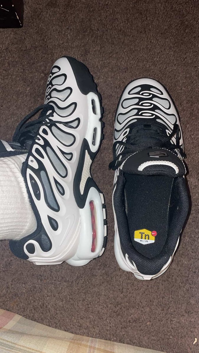 First new pair of 2026. Fresh Nike TN  Air Drift.
