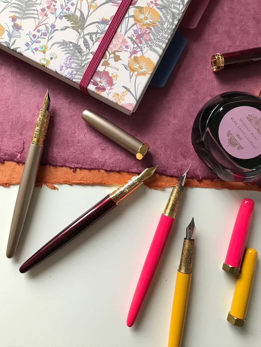 PaperLovers tweet media