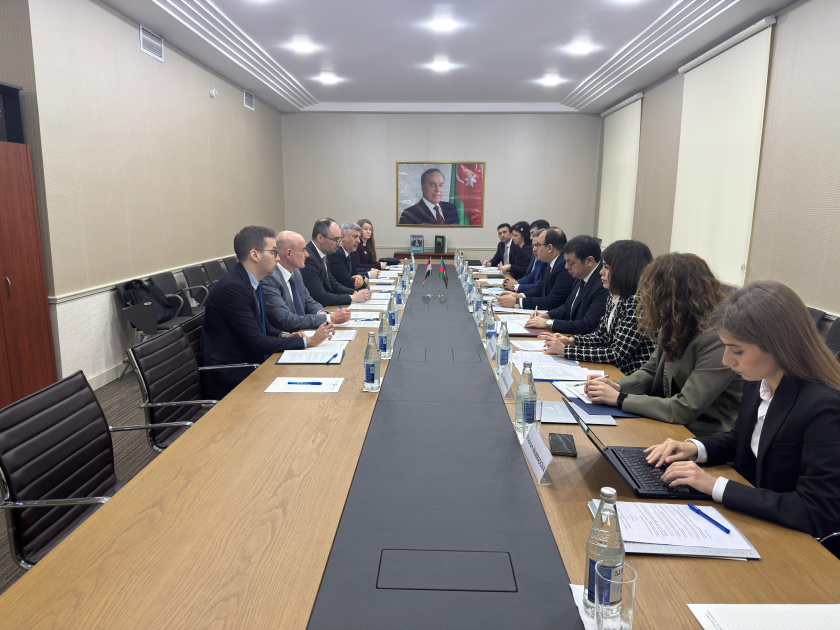 EsAzvision's tweet photo. Azerbaiyán y Hungría analizan oportunidades para la digitalización de los servicios consulares  https://t.co/v2vpxTGwva https://t.co/ydmjyghBgB