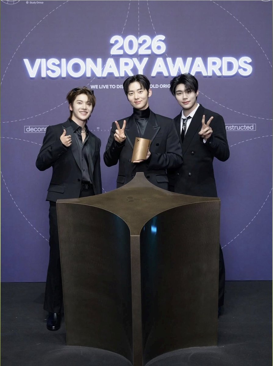 #2026Visionary 
#cjenm_visionary 

스터디그룹 황민현 윤가민
축하해요~🎉
#BACKPACKER 
민현이 너무 멋있오~🤭😁🍑🧡
#황민현 #HWANGMINHYUN
#studygroup 
#StudyGroupDrama