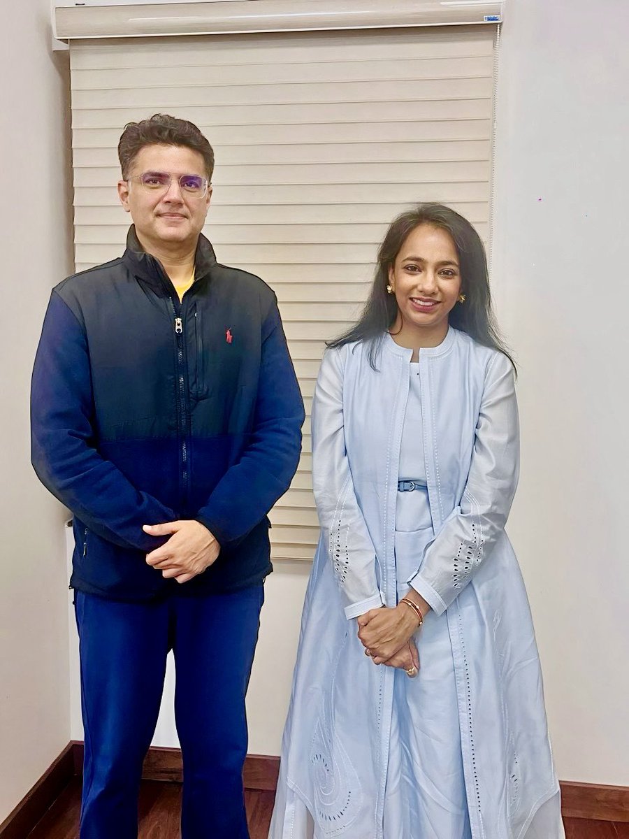 कल अखिल भारतीय कांग्रेस कमेटी के महासचिव एवं पूर्व उप मुख्यमंत्री श्री सचिन पायलट जी से मुलाकात करके उन्हें पूर्व मुख्यमंत्री स्व. श्री शिवचरण माथुर जी की 100वीं जयंती पर आयोजित होने वाले कार्यक्रम में आमंत्रित किया और उनके जीवन एवं कार्यों से मिली प्रेरणा और अनुभव साझा करने का