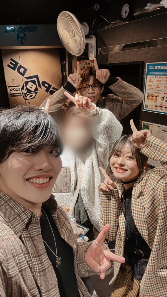 7408_ramu's tweet photo. #ラフルーム #RisingJam
@laugh__room
バンドばかりの中でラフルームらしいLIVEをしてくれました🤲´-3人揃ってのLIVEは24日ぶり😌
4/26にこの会場で3周年AnniversaryLIVEがあります⌯˃̶ᗜ˂̶⌯ಣ 私の声、、馬鹿でかいけど😅 https://t.co/wZuy3vJ7uj
