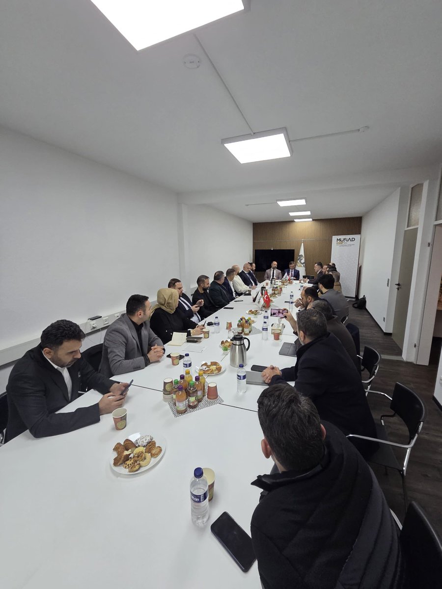 Ekonomi Ticaret Derneği (ETD) heyetiyle farklı sektörlerden iş insanlarımız bir araya geldi; iş birliği fırsatlarını değerlendirdi. Nazik ziyaretleri için ETD YK Başkanı Ömer Fatih Karayel ve heyetine teşekkür ederiz. <a href="/MUSIAD/">MÜSİAD</a>