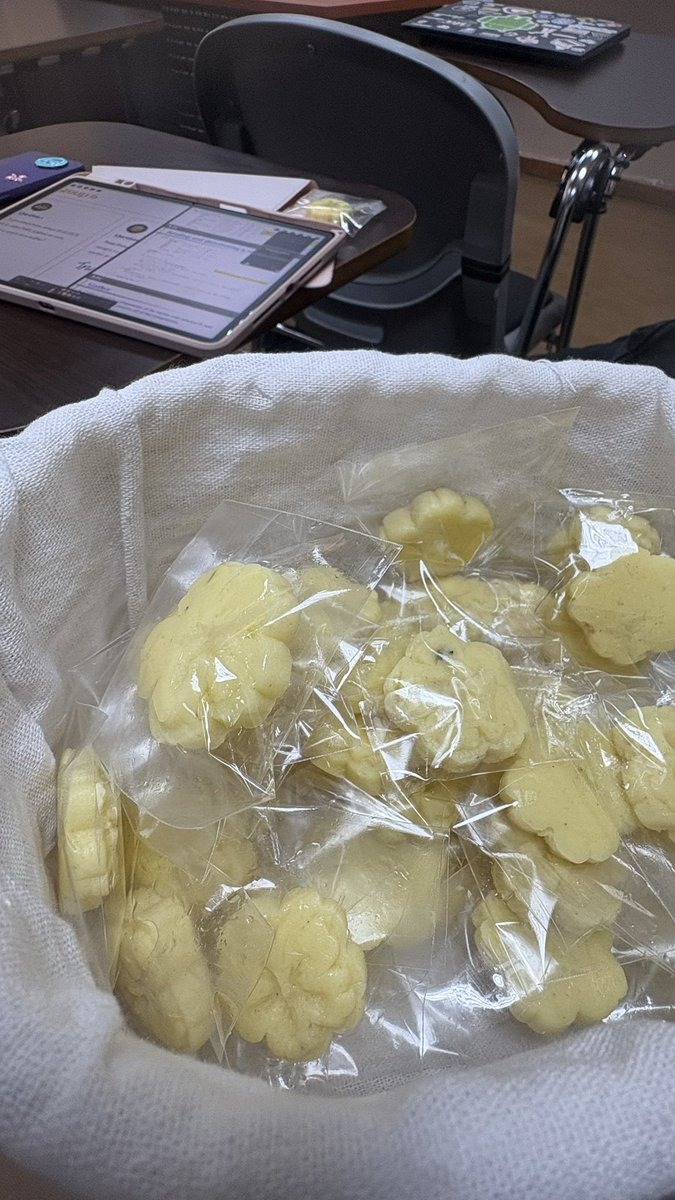 ترم التخرج فازت فيه د.عهود وبجدددددارة 🌟