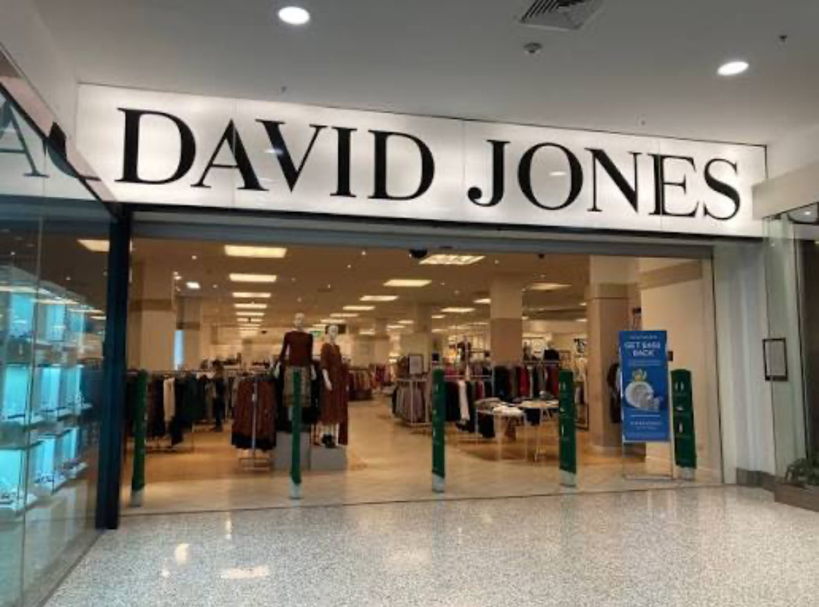 Off some pills in David Jones looking at gray sweatshirts whilst Im slowly withering in her memory Kinda magical experience for Me tbh i #love my life