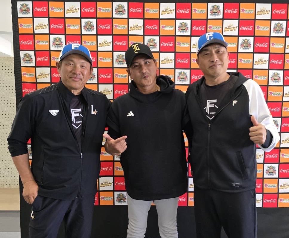 1日遅れましたが、昨日は野村監督の命日でした。今年は野村監督に縁の深い新庄監督に呼んでもらい3日間臨時コーチとして日ハムへ。引退して12年経っても仕事をいただけることは野村監督のおかげです。新庄監督はめちゃくちゃ勉強してます！僕も勉強させてもらいました。ありがとうございました。