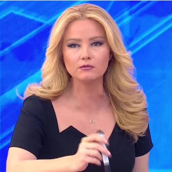 solcugazete60's tweet photo. Şüpheli şekilde hayatını kaybeden Rabia Naz'ın babası Şaban Vatan'dan, "Şerefimle temin ediyorum bugüne kadar 1 kişi bana bu konuyu işleme demedi" diyen Müge Anlı'ya:

"Müge, Rabia Naz'ı ne zaman unuttun? 

Burak Oğraş'ı ne zaman unuttun?" https://t.co/x3o3SokdwC