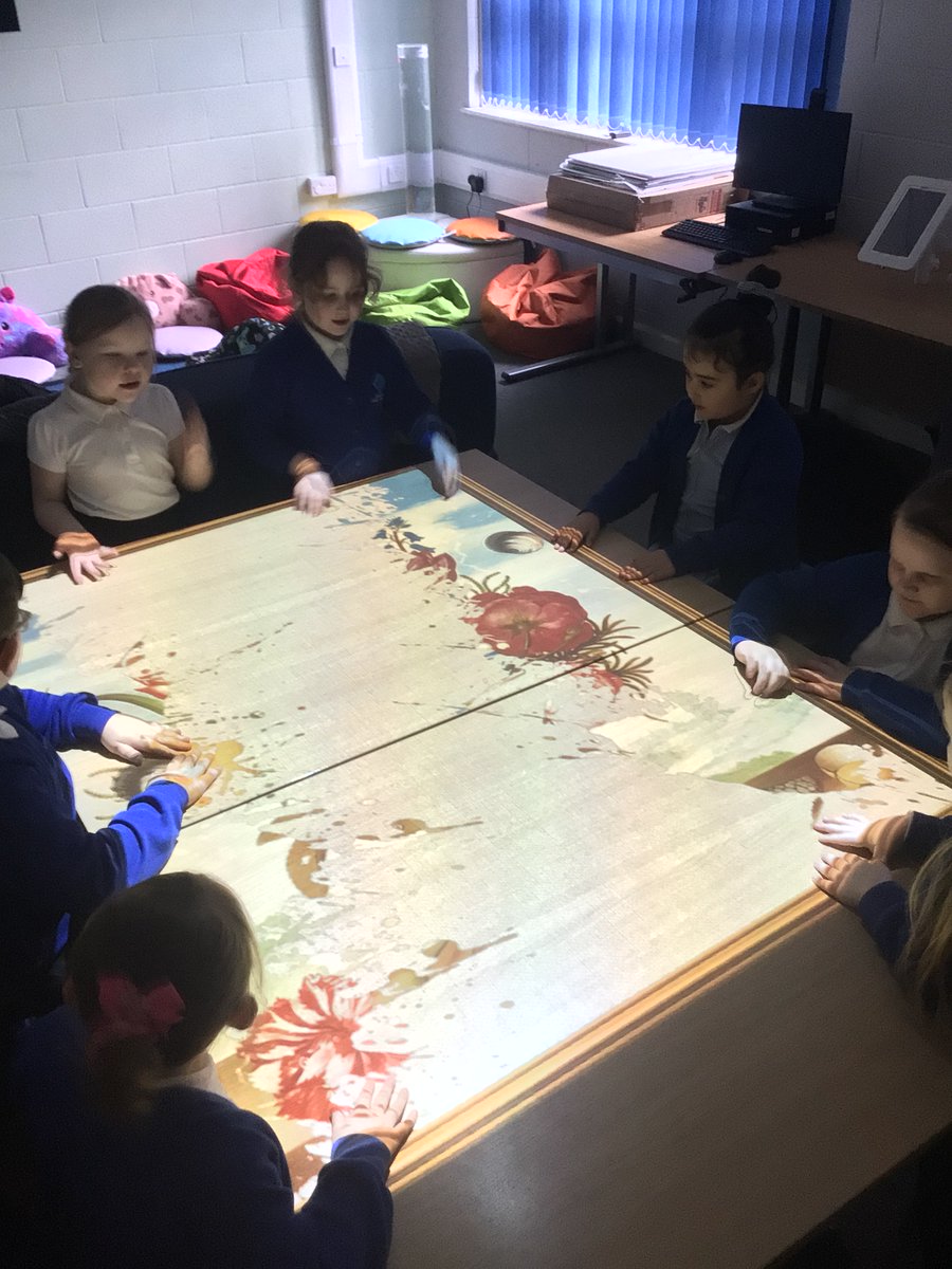 AiredaleInfant's tweet photo. Year 2 Graylings had a lovely time at the library yesterday on their visit, they did lots of activates and got to read some amazing books.
#Year2 #Libraryvisit https://t.co/yvBGvpVrpF
