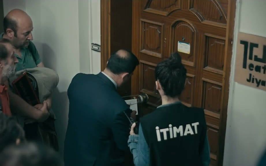 Rojbash özgür kaldı

Ankara 3. İdare Mahkemesi, Kültür ve Turizm Bakanlığı’nın Özkan Küçük’ün filmi Rojbash hakkında verdiği “ticari dolaşıma uygun değildir” kararını iptal etti.

buff.ly/Lmfpft5