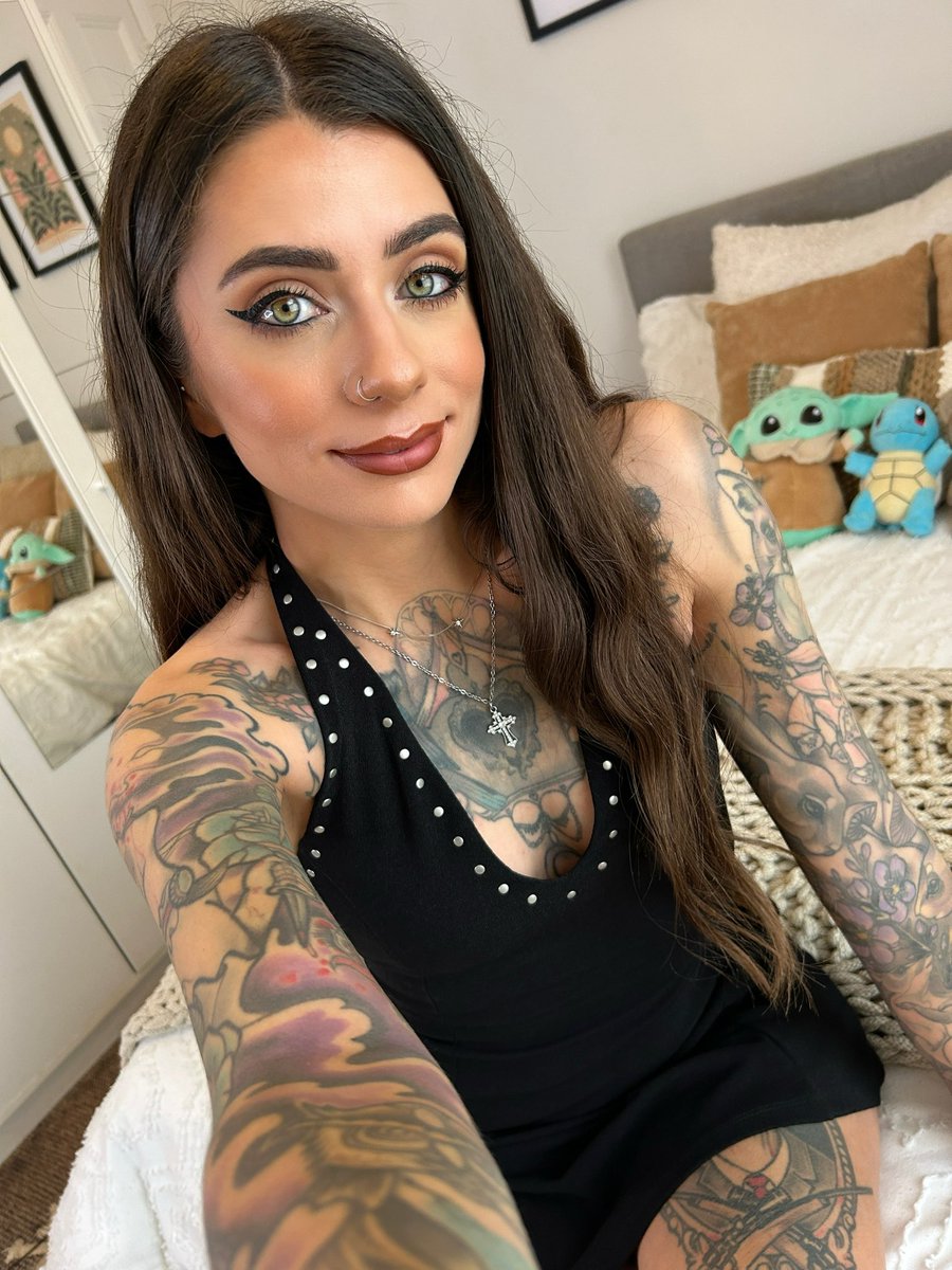 Daisy Darling tweet media