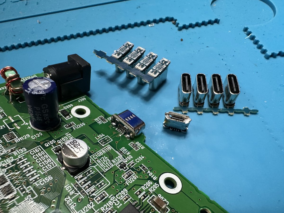 アリエクでMicro-USBからType-Cにポン付で交換できる端子を買いましたがけっこう良かったです。
これで個人的に一番大嫌いなUSBの中のmicroから離脱できますw
micro-USBが好きな方はいますか？