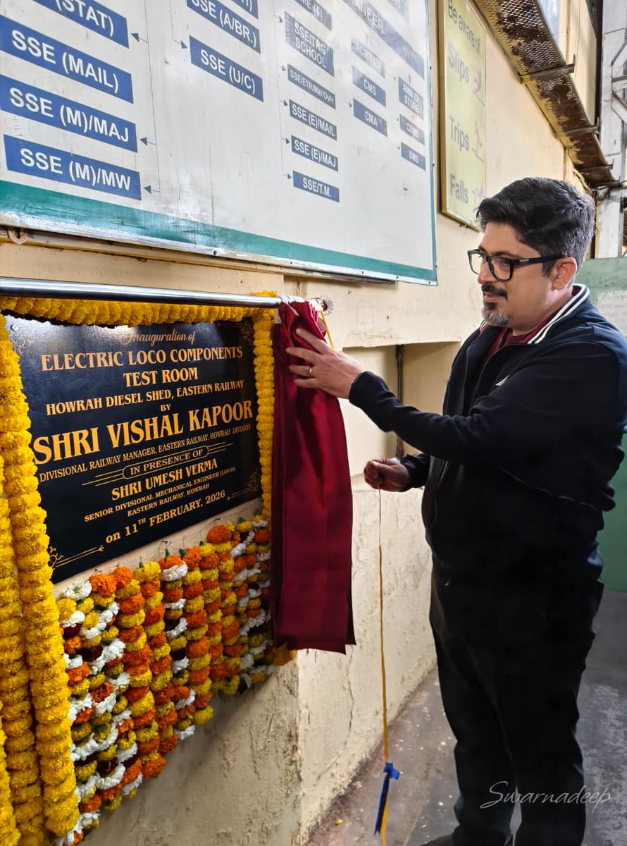 drmhowrah's tweet photo. ⚙️ Powering safer and smarter rail operations!
On 11 February 2026, the DRM of Howrah Division dedicated the New Electric Locomotive Component Test Room, enhancing in-house testing capability and strengthening operational efficiency.
#EasternRailway #HowrahDivision #RailwayUpgradation #InfrastructureBoost