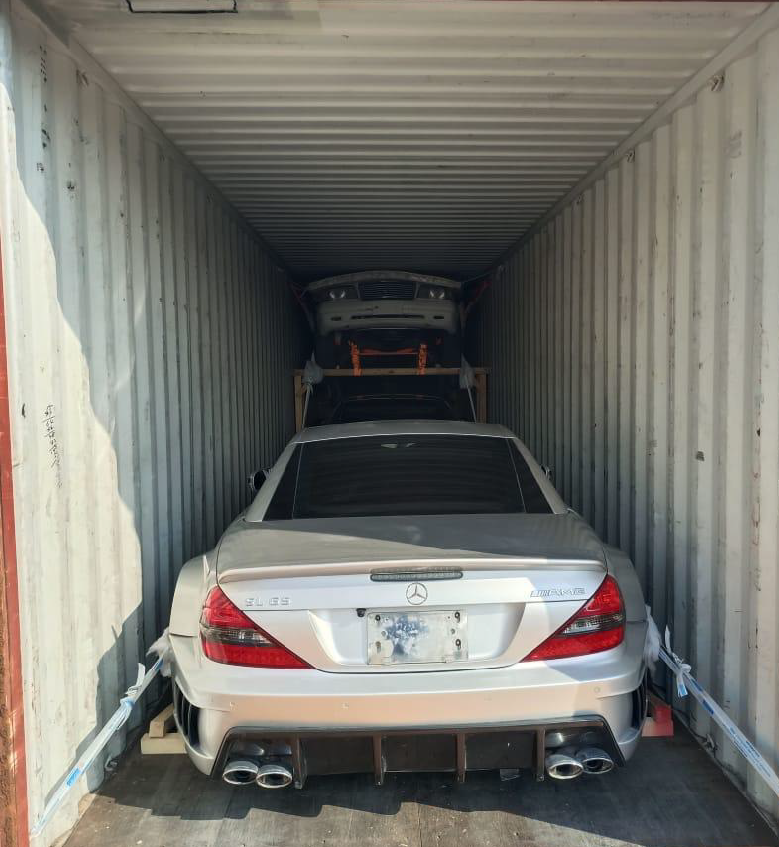 wrlshipping's tweet photo. Vintage. Modern.
Whole cars. Half cars. Extra parts.

Different requirements.
Same level of care. https://t.co/6DSwuszlCQ