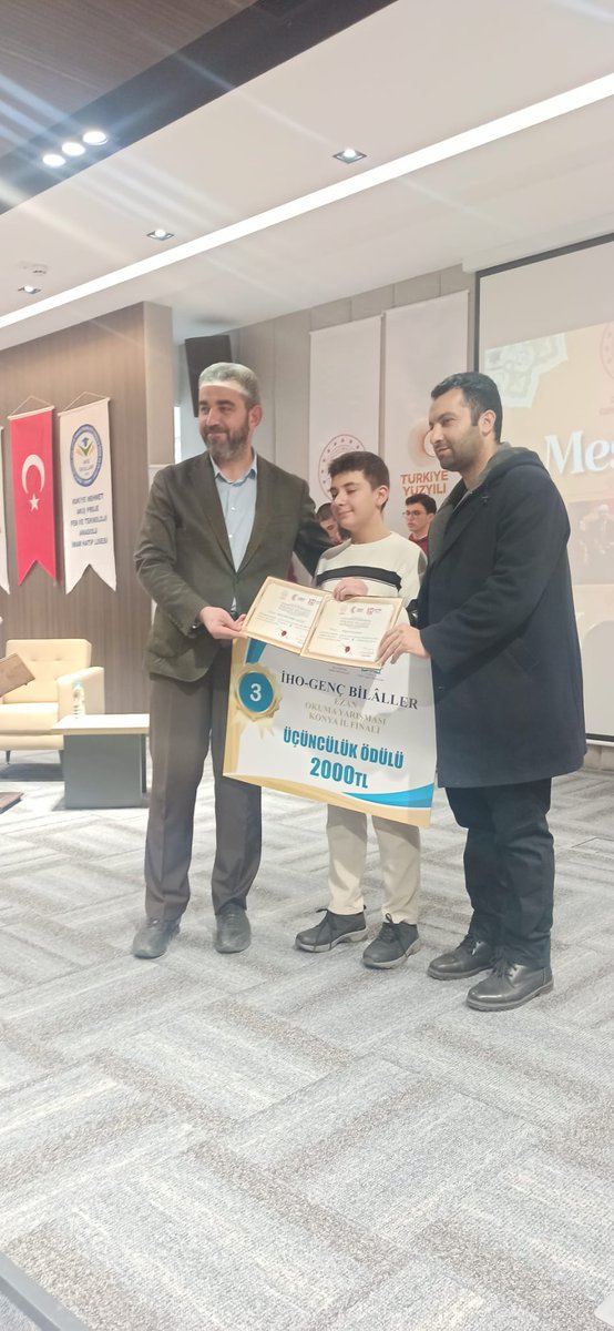 HamidiyeImam's tweet photo. Genç Bilaller Ezan Okuma Yarışması'nda okulumuz öğrencisi Mücahit Eren Alaca il finalinde üçüncü olmuştur. Emeklerinden dolayı öğretmenimiz Hakan Yıldızhan' ı ve öğrencimiz Mücahit Eren Alaca'yı tebrik ederiz. https://t.co/aINq3cL00F