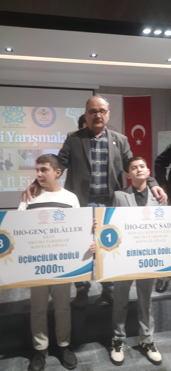 HamidiyeImam's tweet photo. Genç Bilaller Ezan Okuma Yarışması'nda okulumuz öğrencisi Mücahit Eren Alaca il finalinde üçüncü olmuştur. Emeklerinden dolayı öğretmenimiz Hakan Yıldızhan' ı ve öğrencimiz Mücahit Eren Alaca'yı tebrik ederiz. https://t.co/aINq3cL00F