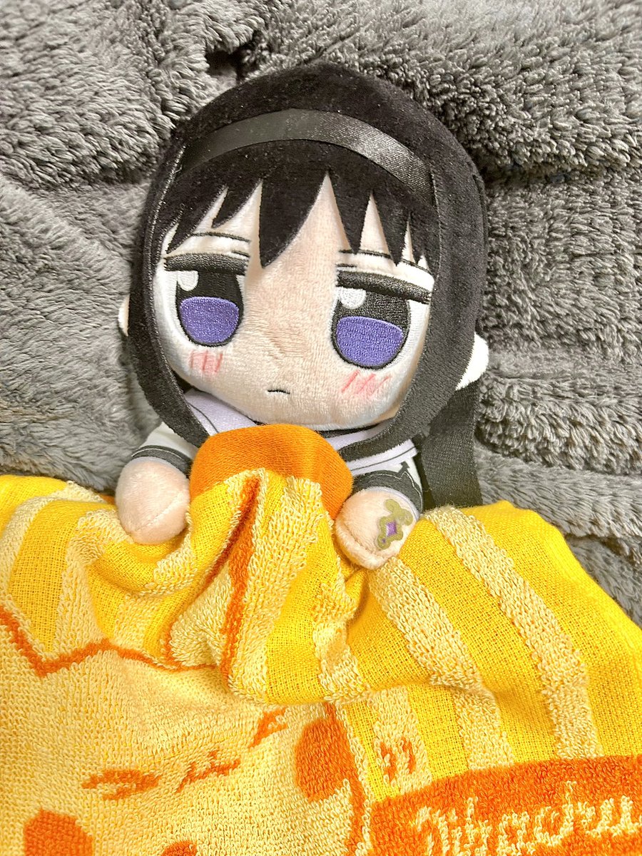 artria081180645's tweet photo. 貰ったハンカチ取られた https://t.co/vAuMs0RnM9
