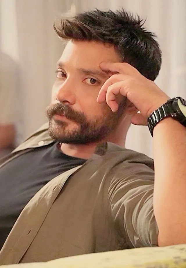 omercanasafgenc's tweet image. Oğuzhan Uğur , Gülben Ergen , Berna Laçin 
15 yaşına kız çocuğuna ağır tacizde bulunduğu için tutuklanan CHP Görele Belediye Başkanı Hasbi Dede hakkında tek kelime kınama yapmadı! 
Sanırım, Pedofili de bunlarda ideolojik mesele