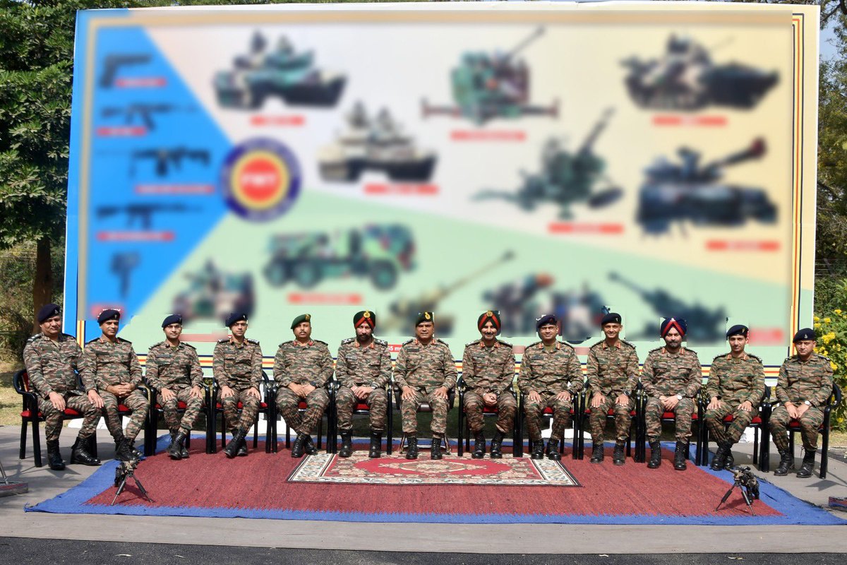 IaSouthern's tweet image. Lt Gen DS Kushwah, PVSM, AVSM, SM, General Officer Commanding (GOC), MG &amp;amp; G Area, visited the EME School at #Vadodara Military Station to review its training ecosystem and technological advancements.

The General Officer was briefed on key initiatives aligned with the