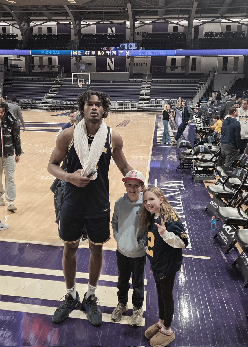 CTM81's tweet photo. @B1GMBBall M crowd was on fire, the players/coaches could not have been more gracious and generous with their time... oh and we came back down 16 in the 2nd. Couldn't be prouder of the culture Dusty has built in such an incredibly short period of time. Really enjoying this ride. https://t.co/Mkv8af75s6