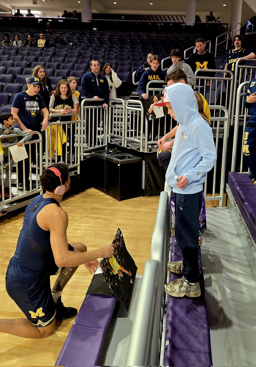CTM81's tweet photo. @B1GMBBall M crowd was on fire, the players/coaches could not have been more gracious and generous with their time... oh and we came back down 16 in the 2nd. Couldn't be prouder of the culture Dusty has built in such an incredibly short period of time. Really enjoying this ride. https://t.co/Mkv8af75s6
