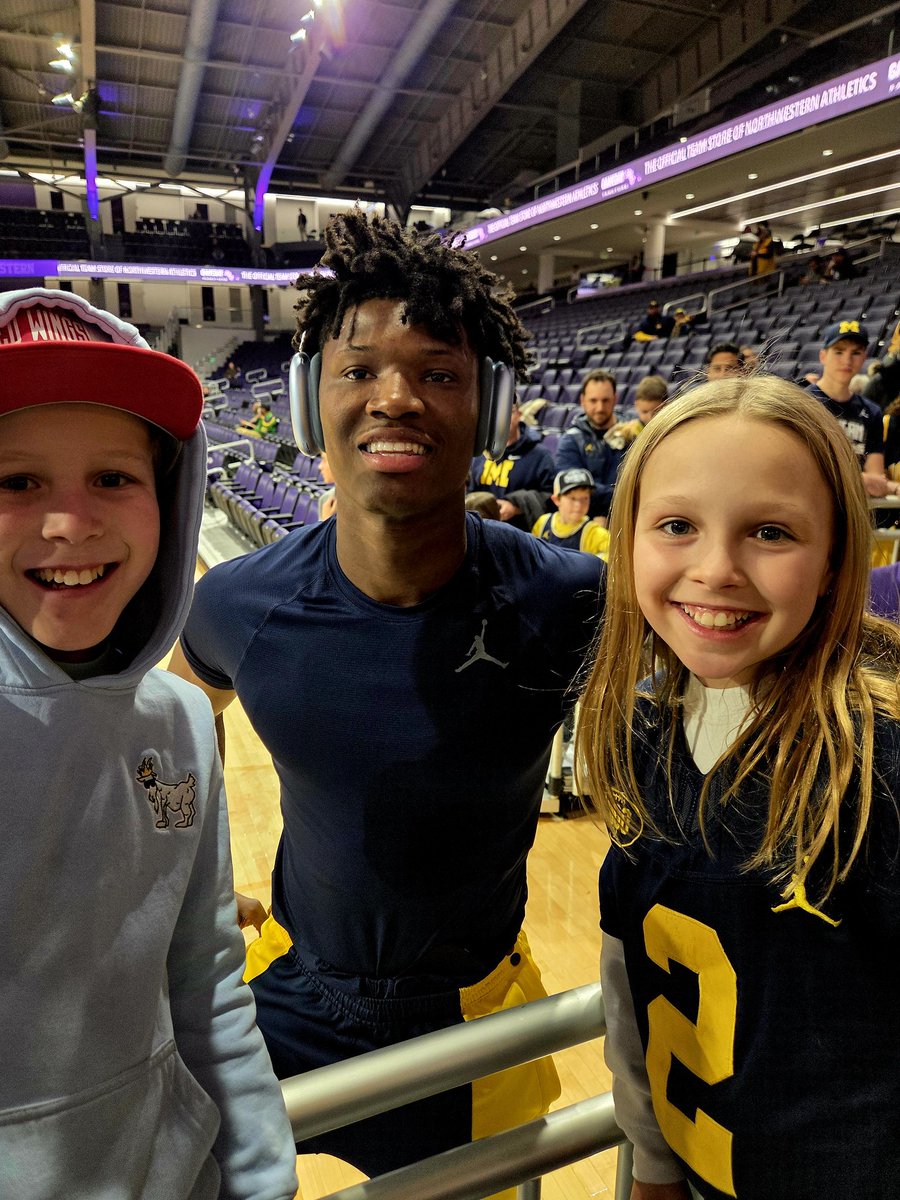 CTM81's tweet photo. @B1GMBBall M crowd was on fire, the players/coaches could not have been more gracious and generous with their time... oh and we came back down 16 in the 2nd. Couldn't be prouder of the culture Dusty has built in such an incredibly short period of time. Really enjoying this ride. https://t.co/Mkv8af75s6