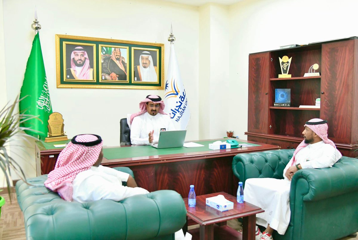 prnusa1's tweet photo. استقبل مساعد المشرف العام لإدارة الاتصال المؤسسي والاثراء المعرفي بـ #جامعة_نجران، د. عبدالله بن عايض القحطاني، ممثلي الاتصال المؤسسي والإعلام بفرع مركز وقاء بمنطقة نجران عليان آل حامد، وطالب العيسى. وتأتي هذه الزيارة تأكيداً لتكامل الجهود، وتعزيزاً للشراكة المؤسسية بما يسهم في تعظيم الأثر الإنساني والتنموي بالمنطقة.