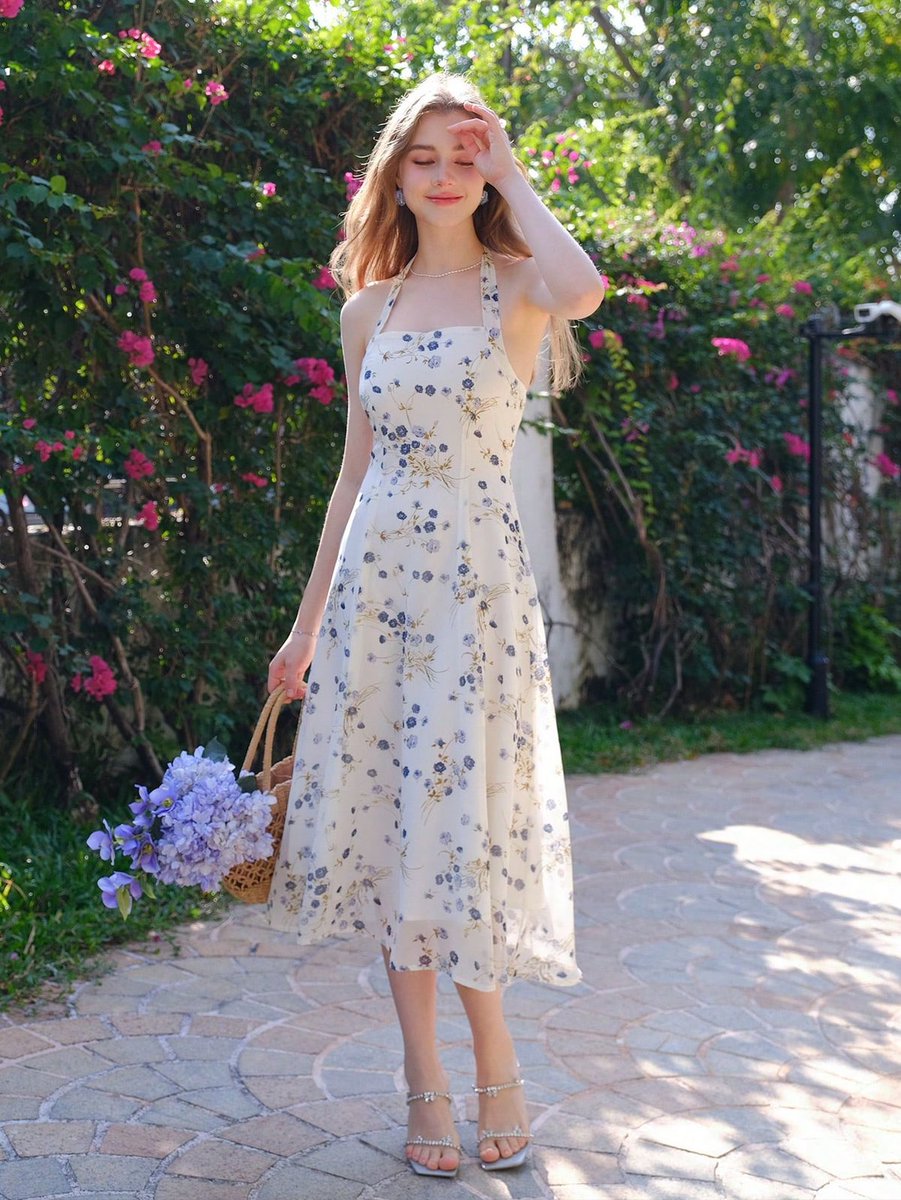 😍😍😍
My kobiety musimy zacząć wracać do ubierania takich sukienek.

Są skromne a zarazem piękne